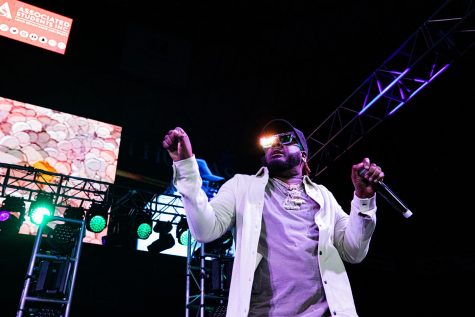 T- Pain shows his dance moves while performing his hit songs and remixing club dance music.