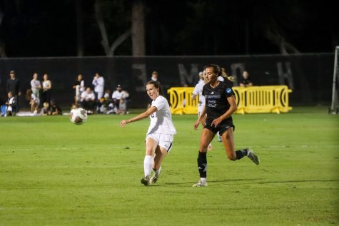 9/14/23- Long Beach, Calif: Long Beach State women's soccer sophomore midfielder Julia Moore (white #6) making a pass against UC Irvine