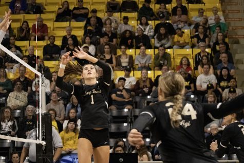 Redshirt Sophmore setter Zayna Meyer on Sept. 23 during The Beach Women's volleyball game against UC Santa Barbara where her team fell (3-1)