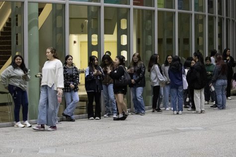 With doors opening at 6 p.m. and the event beginning at 7 p.m., long lines formed outside of the Carpenter Performing Arts Center for an evening with Lana Condor.
