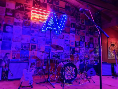 The Aviator Nation Dreamland in Malibu hosts many shows, provides drinks and decorates rooms with many colors. The venue has a lively night life.