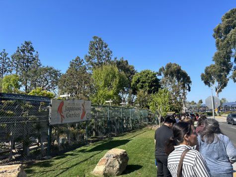 The long line to enter the event was a symbol of the busy day for the garden, as they hosted a multitude of companies and non-profit businesses.