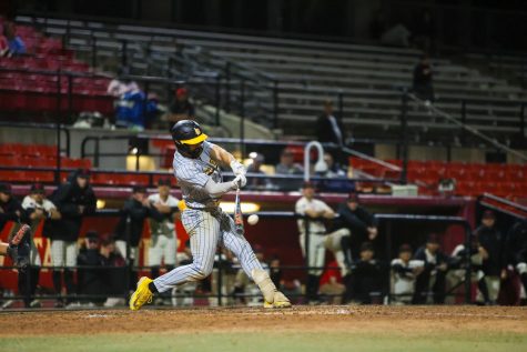 Senior second baseman Nick Marinconz put together one of his best games of the season reaching base four times and driving in two runs. In the top of the eighth inning, he would leg out an infield single and pick up another hit the following inning to expand the LBSU lead to three runs.
