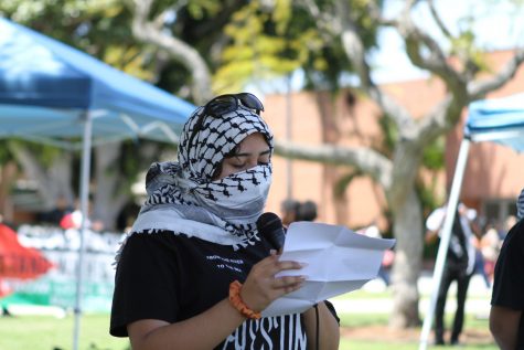 04/08/24 CSULB: Speakers address the protestors and host teach-ins, providing a space for learning about the history of Palestine and colonization from faculty members.